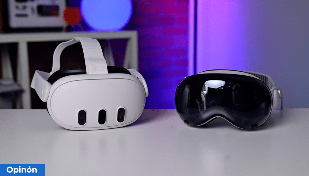 Dos visores de realidad virtual sobre una mesa, uno blanco y otro con un diseño diferente en tonos oscuros.